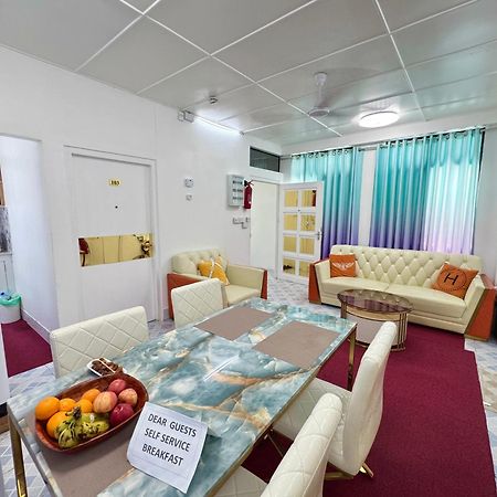 Ontrack Travel Transit Hotel Мале Экстерьер фото