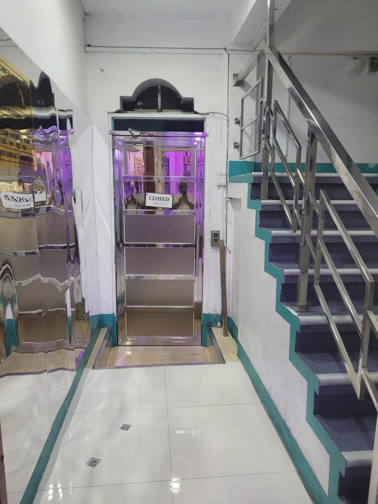 Ontrack Travel Transit Hotel Мале Экстерьер фото