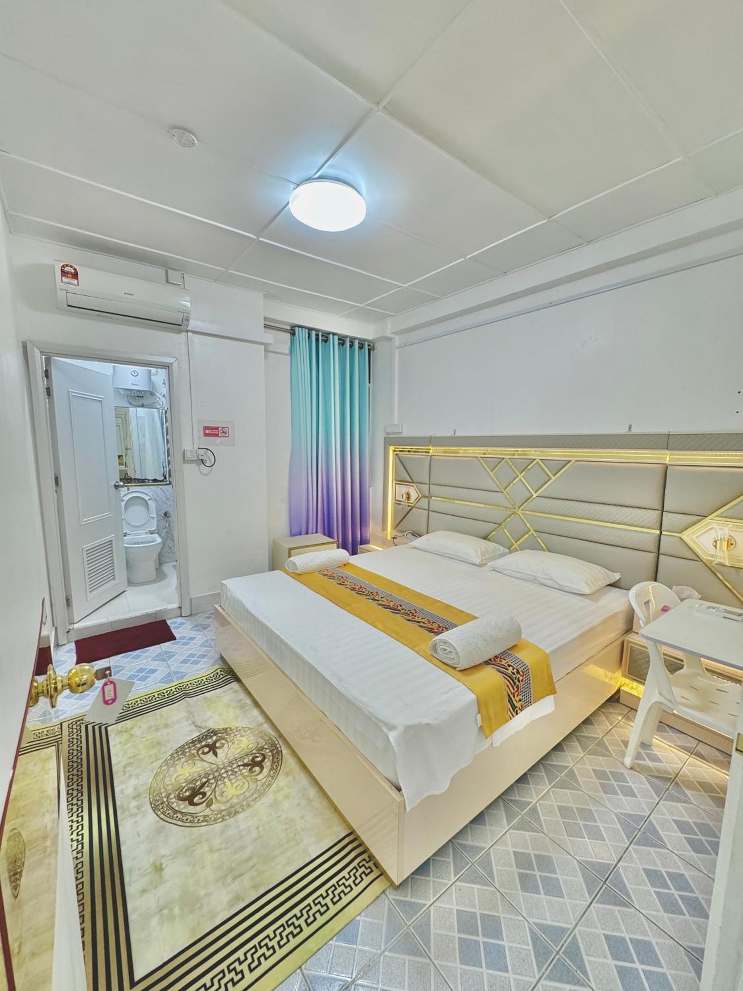 Ontrack Travel Transit Hotel Мале Экстерьер фото