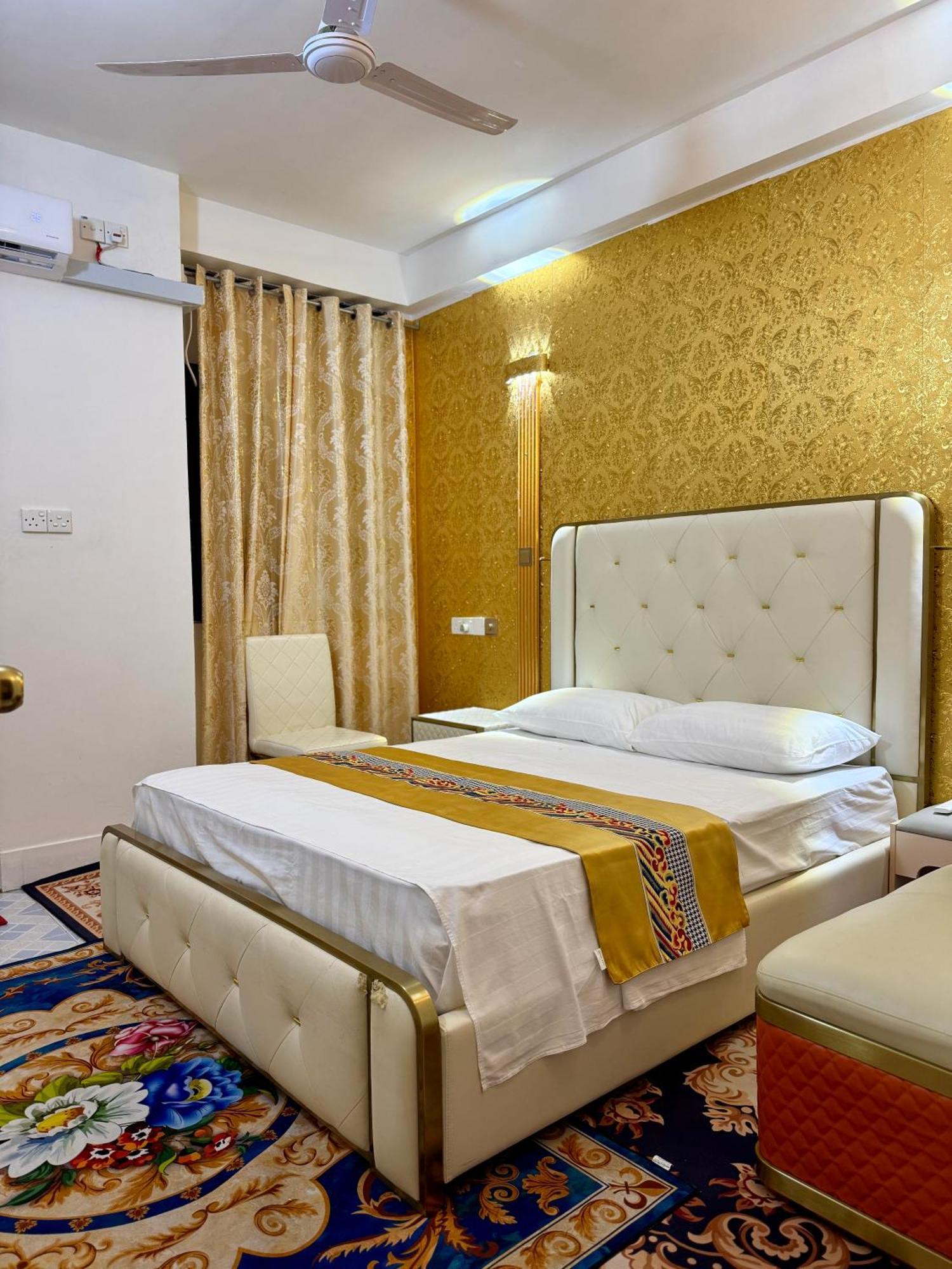 Ontrack Travel Transit Hotel Мале Экстерьер фото